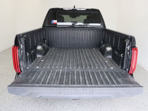 Used 2022 Toyota Tundra SR5 w/ SR5 Premium Package RWD image 31