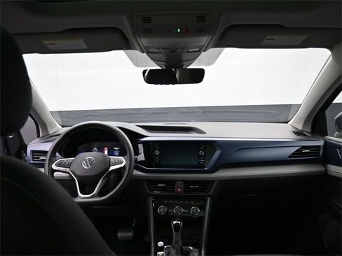 Used 2024 Volkswagen Taos SE image 28