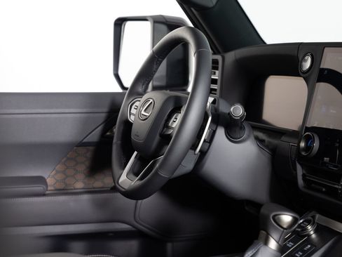 Used 2026 Lexus GX 550 w/ Accessory Package (ZB) AWD/4WD image 30