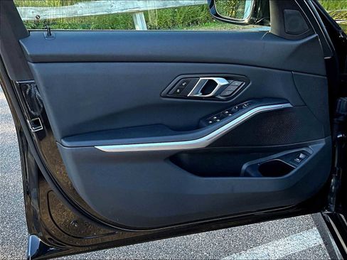 Used 2024 BMW 330i xDrive Sedan w/ Convenience Package image 9