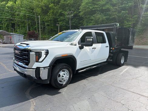Certified 2024 GMC Sierra 3500 Pro w/ Convenience Package RWD image 2