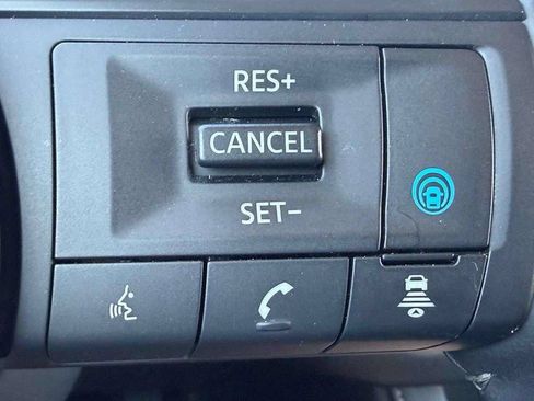 Used 2025 Nissan Pathfinder SV AWD/4WD image 16