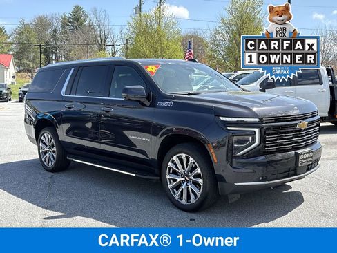 Used 2025 Chevrolet Suburban High Country w/ Sun And Tow Package AWD/4WD image 2