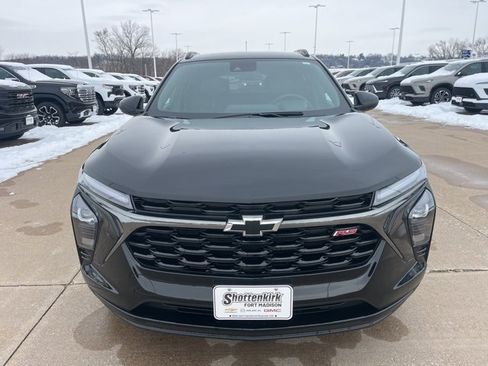 Used 2025 Chevrolet Trax RS w/ Driver Confidence Package image 8