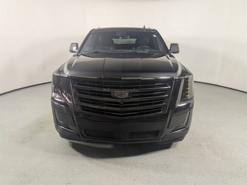 Used 2018 Cadillac Escalade Platinum image 2