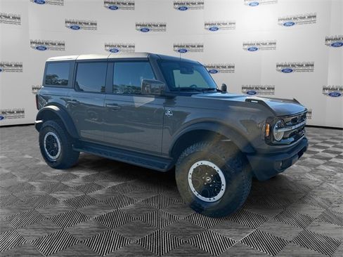 New 2025 Ford Bronco Outer Banks w/ Sasquatch Package image 7