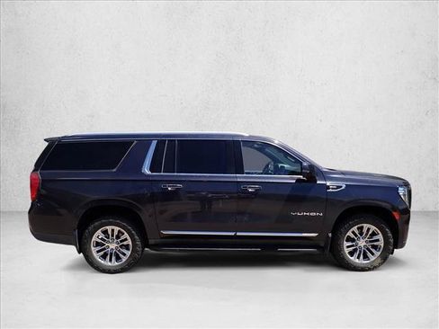 Used 2023 GMC Yukon XL SLT w/ SLT Luxury Package AWD/4WD image 15