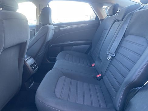 Used 2020 Ford Fusion SE image 16