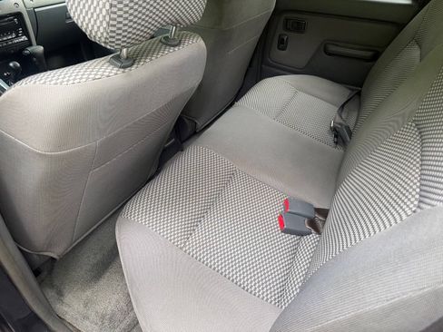 Used 2002 Nissan Frontier SE AWD/4WD image 70