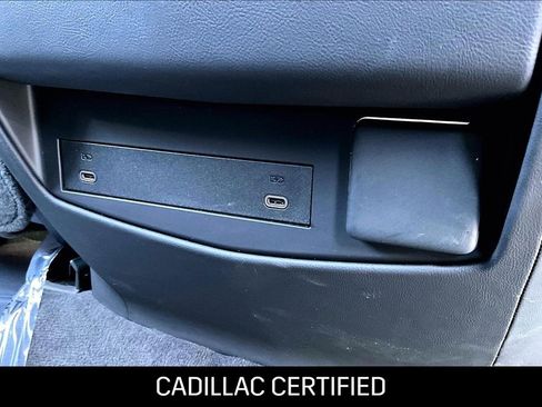 Certified 2025 Cadillac Escalade ESV Premium Luxury image 37