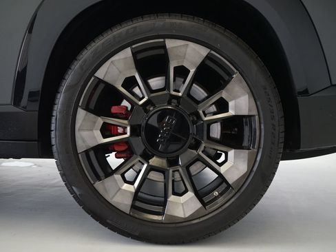 Used 2023 BMW XM AWD/4WD image 29