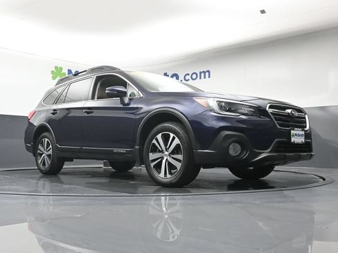 Used 2018 Subaru Outback 2.5i Limited AWD/4WD image 25