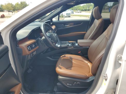 Certified 2023 Lincoln Nautilus Reserve AWD/4WD image 12