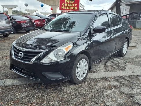Used 2019 Nissan Versa S Plus FWD image 3