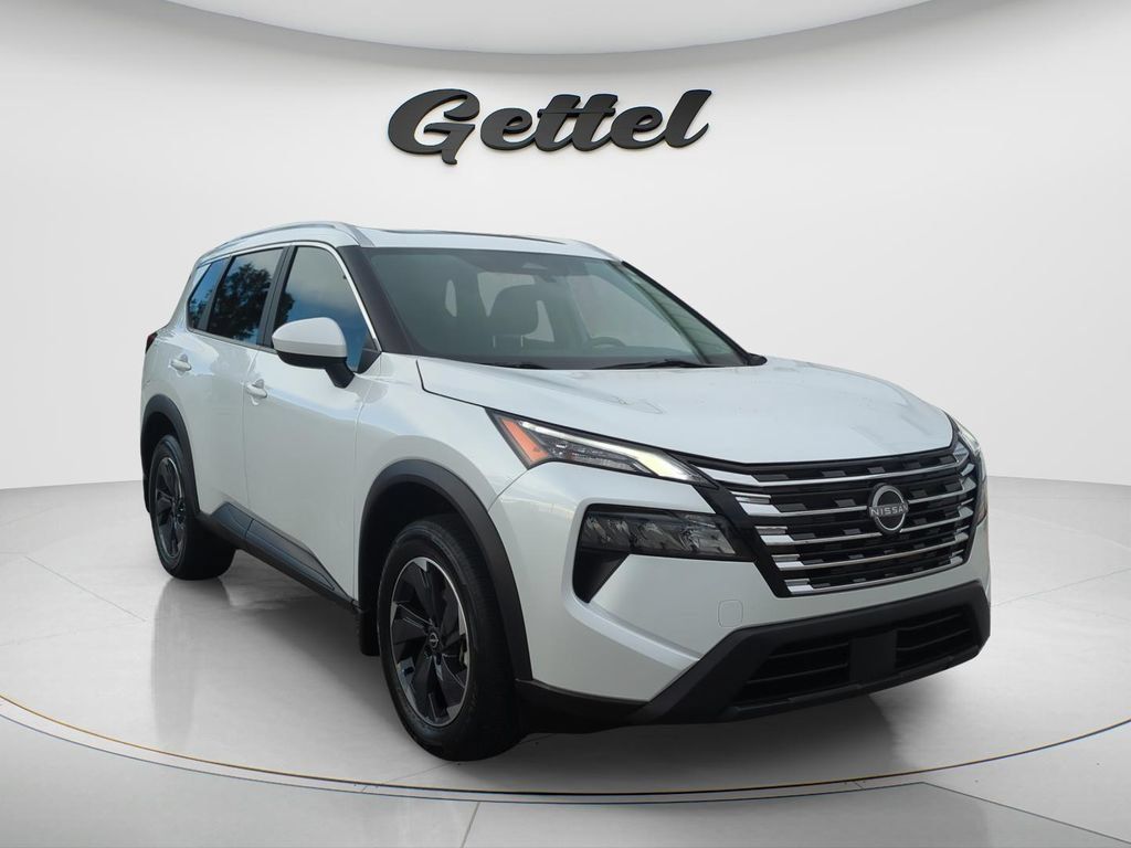 Certified 2024 Nissan Rogue SV w/ SV Premium Package FWD image 3
