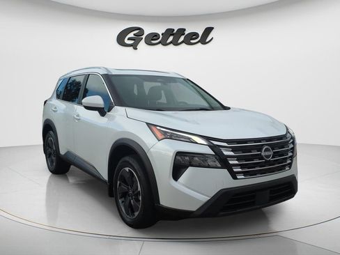 Certified 2024 Nissan Rogue SV w/ SV Premium Package FWD image 3