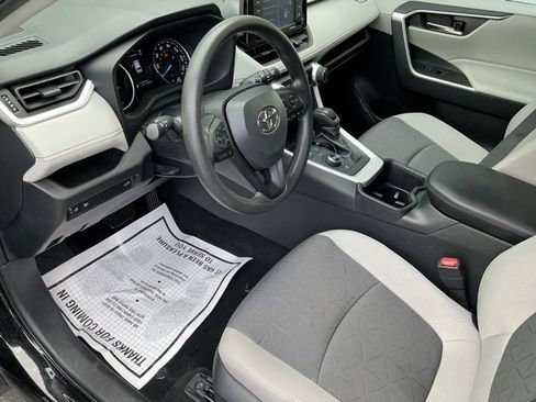 Used 2022 Toyota RAV4 XLE image 16