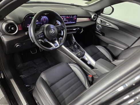 Used 2025 Alfa Romeo Tonale Veloce w/ Premium Package image 12