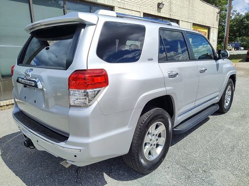 Used 2010 Toyota 4Runner SR5 AWD/4WD image 8