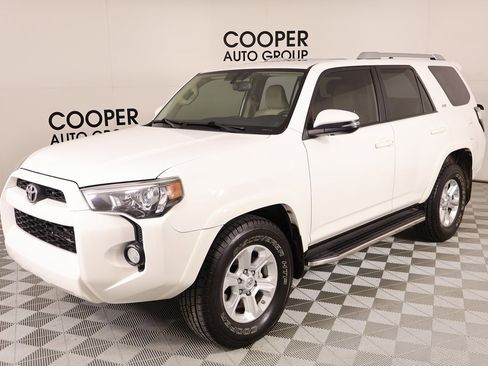 Used 2015 Toyota 4Runner SR5 image 11