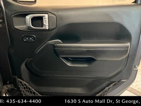 Used 2018 Jeep Wrangler Unlimited Sport S AWD/4WD image 22