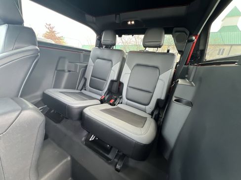 New 2024 Ford Bronco Black Diamond image 24