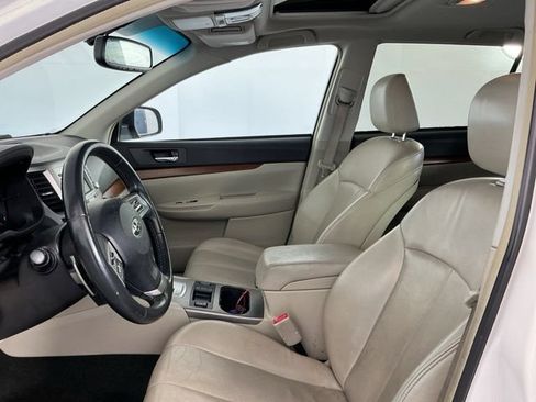 Used 2014 Subaru Outback 2.5i Limited w/ Moonroof Package AWD/4WD image 10