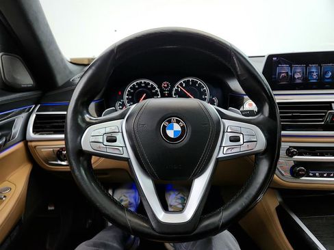 Used 2016 BMW 750i image 18