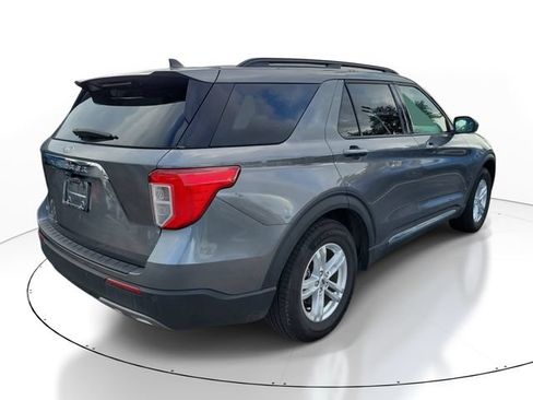 Used 2023 Ford Explorer XLT w/ Equipment Group 202A RWD image 2