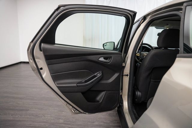 Used 2016 Ford Focus SE FWD image 22