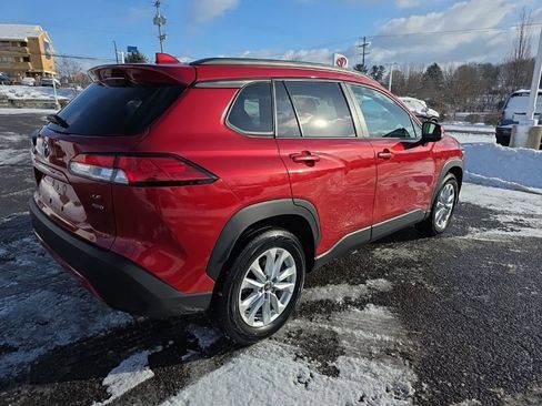 Used 2022 Toyota Corolla Cross LE image 7