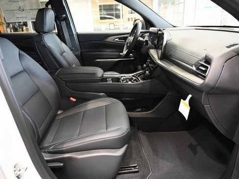 New 2026 Chevrolet Traverse LT w/ Driver Confidence Package image 10