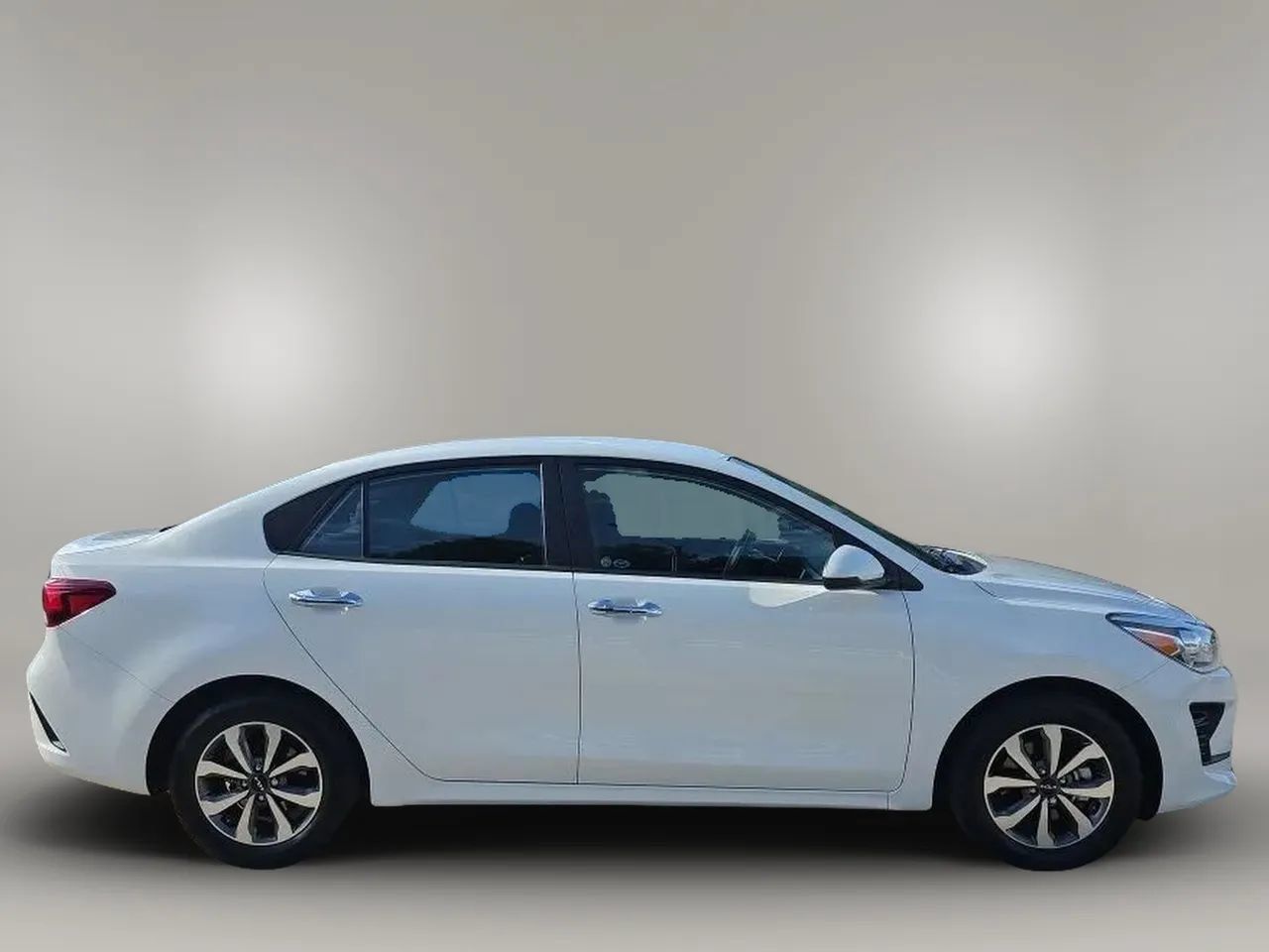 Used 2023 Kia Rio S w/ Technology Package FWD image 9