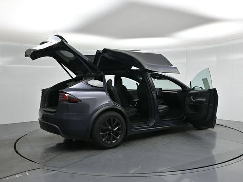 Used 2023 Tesla Model X AWD/4WD image 4