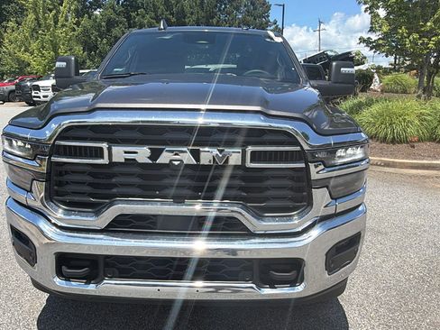 Used 2025 RAM 2500 Big Horn AWD/4WD image 3