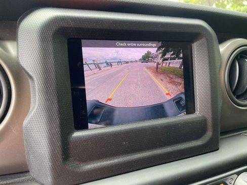 Used 2020 Jeep Gladiator Sport w/ Quick Order Package 24S image 18