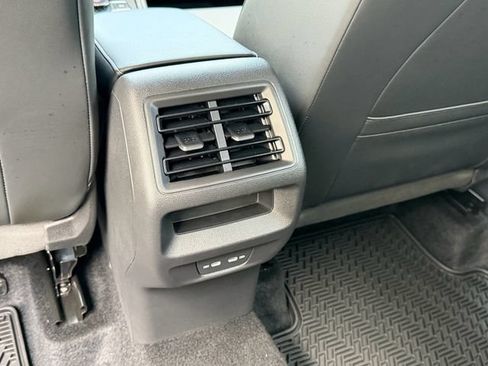 Certified 2025 Volkswagen Tiguan SE AWD/4WD image 15