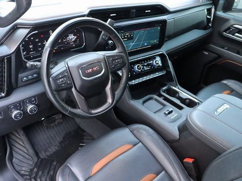 Used 2025 GMC Sierra 2500 AT4 w/ AT4 Premium Plus Package image 5