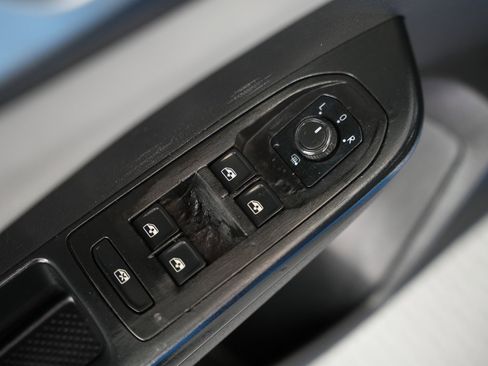 Used 2022 Volkswagen Taos SE image 42