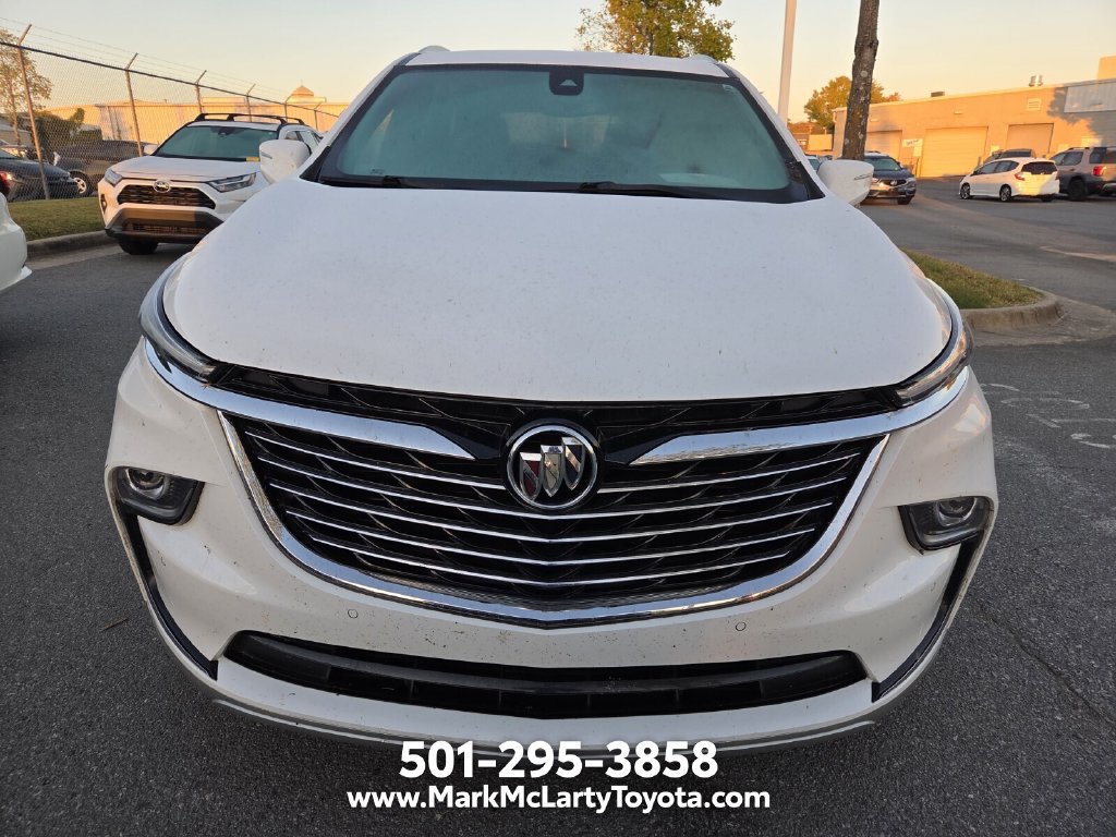 Used 2023 Buick Enclave Essence FWD image 2