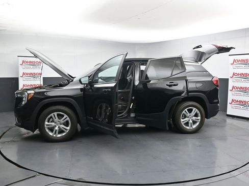Used 2024 GMC Terrain SLE AWD/4WD image 43