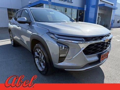 New 2025 Chevrolet Trax LT w/ Driver Confidence Package image 1
