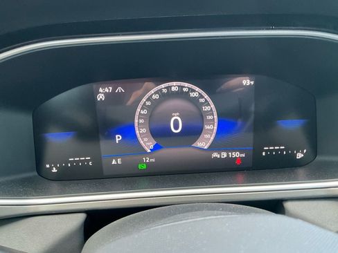 New 2025 Volkswagen Taos SE image 18