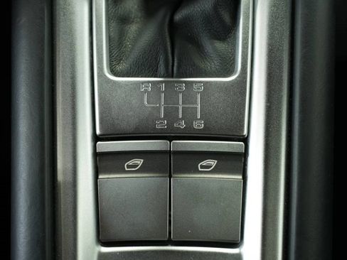 Used 2005 Porsche Carrera GT image 20