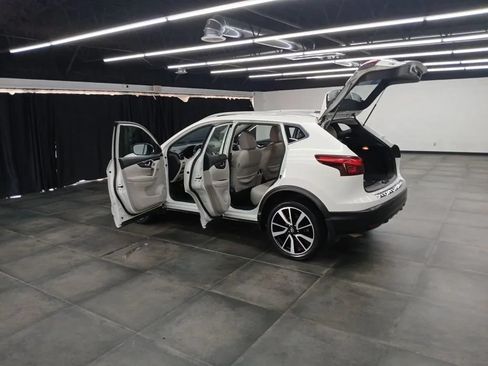 Used 2018 Nissan Rogue Sport SL FWD image 32