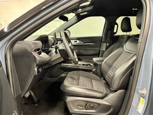 Used 2025 Ford Explorer ST-Line RWD image 17