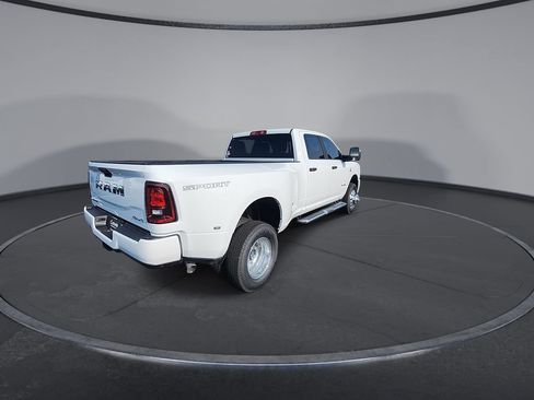 New 2026 RAM 3500 Big Horn AWD/4WD image 8