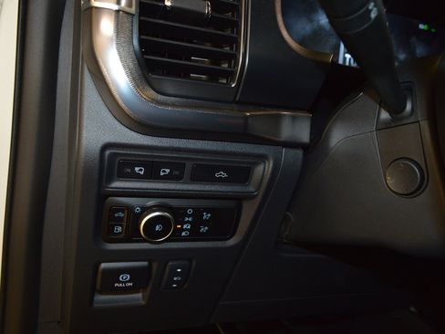 Used 2024 Ford F150 Platinum w/ Equipment Group 702A High AWD/4WD image 16