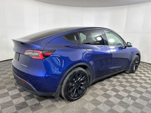 Used 2021 Tesla Model Y Long Range image 3
