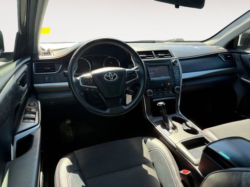 Used 2017 Toyota Camry SE image 15